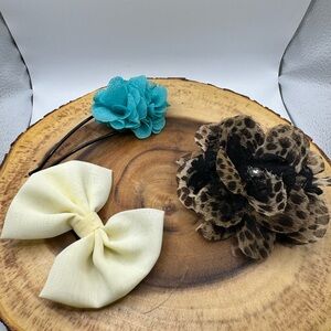 Lot of 3 Hair‎ Bows.